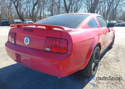 2007 Ford Mustang V6 Deluxe/V6 Premium z USA, uszkodzony, nr VIN 1ZVFT80N375311069